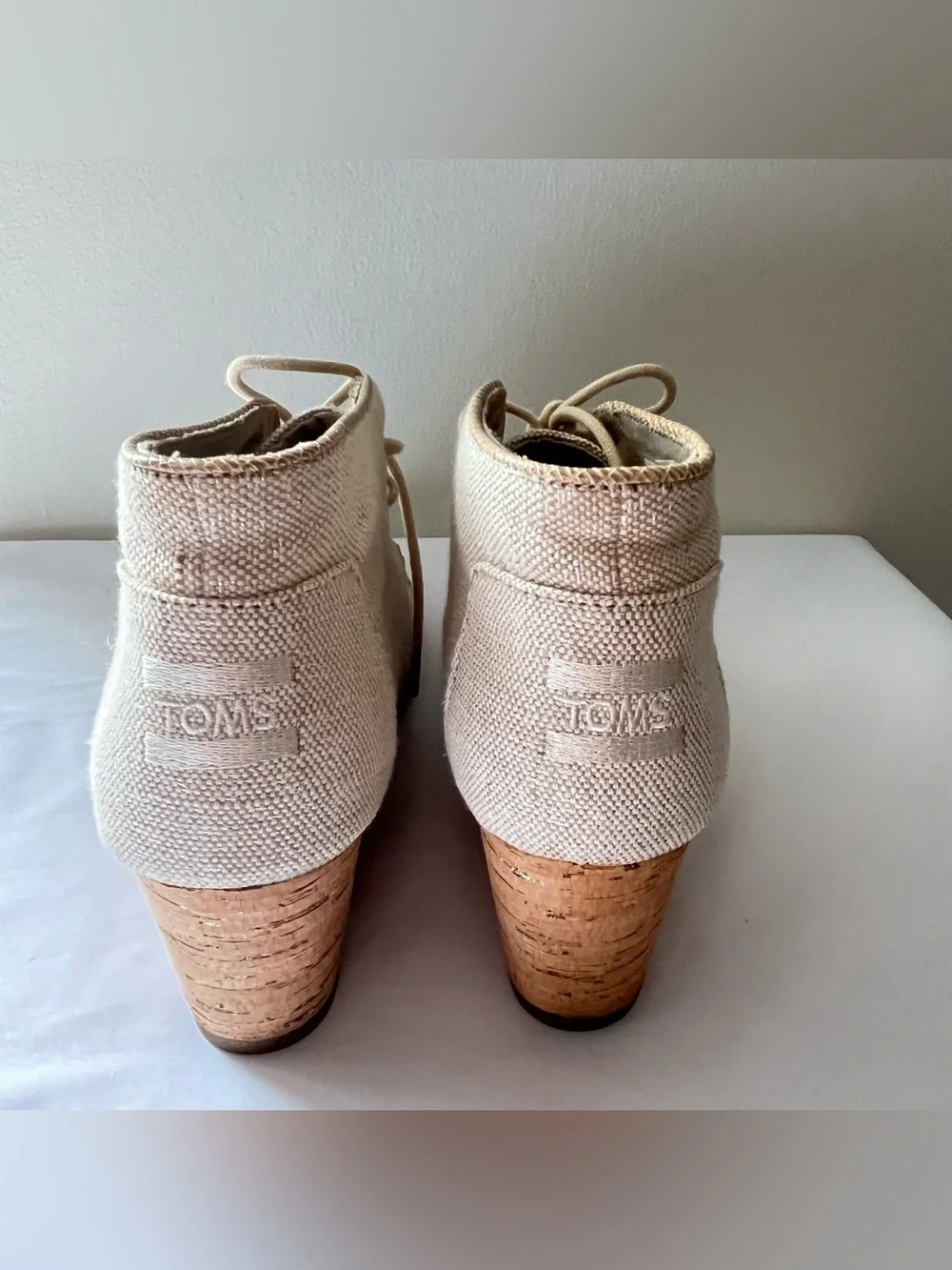 Toms Oatmeal Textured Canvas Lace-Up Cork Wedge Booties 8.5 Neutral Fall